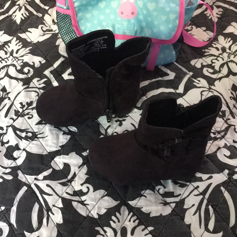 Boots!! Sz4tod used a few times $10 - Picture 3 of 8